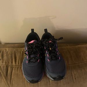 New Balance Women Shoes